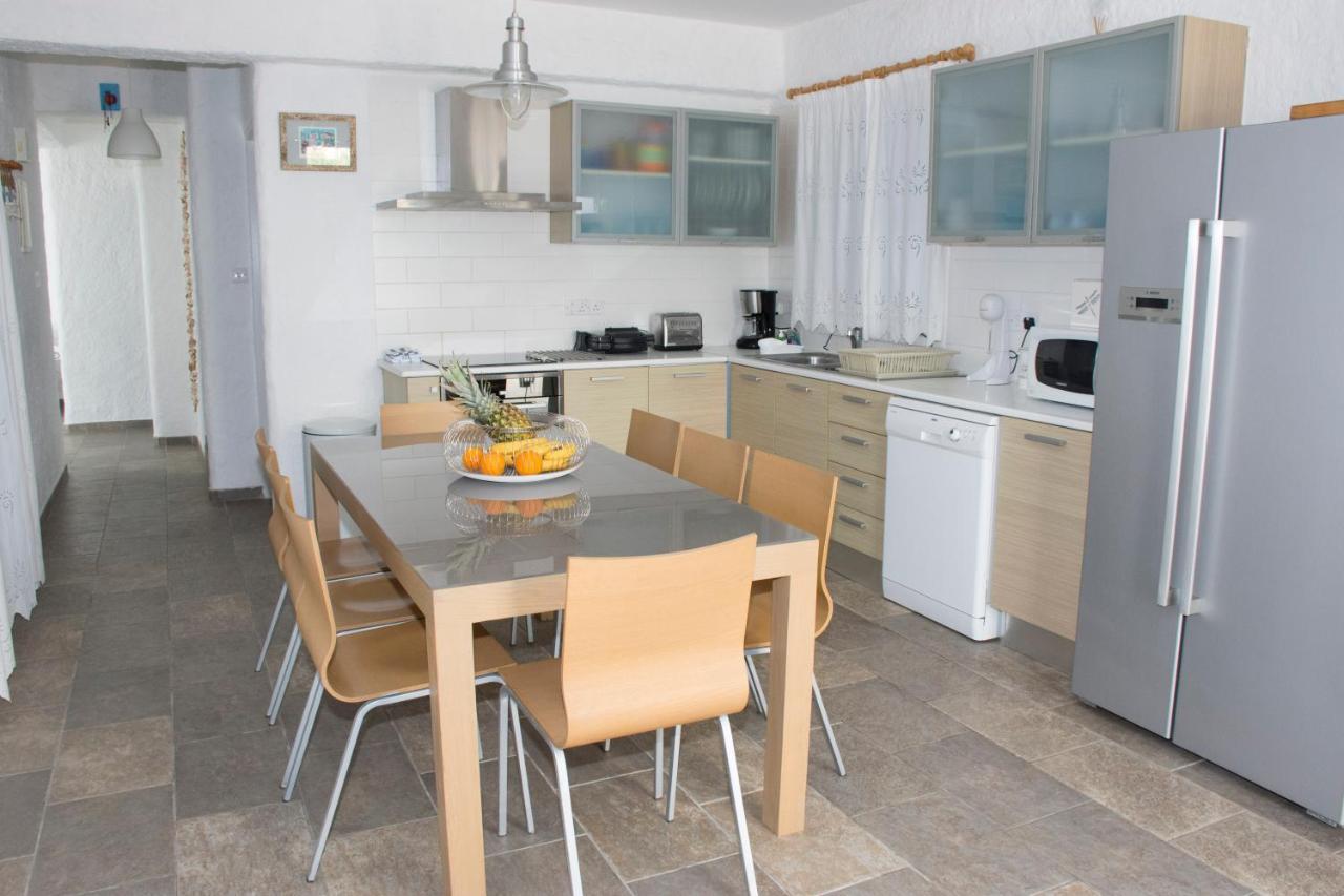 Votsalo Villa Помос Екстериор снимка